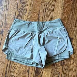 B15 Soothfeel Women's Large Athletic Green/Gray Double Layer Shorts